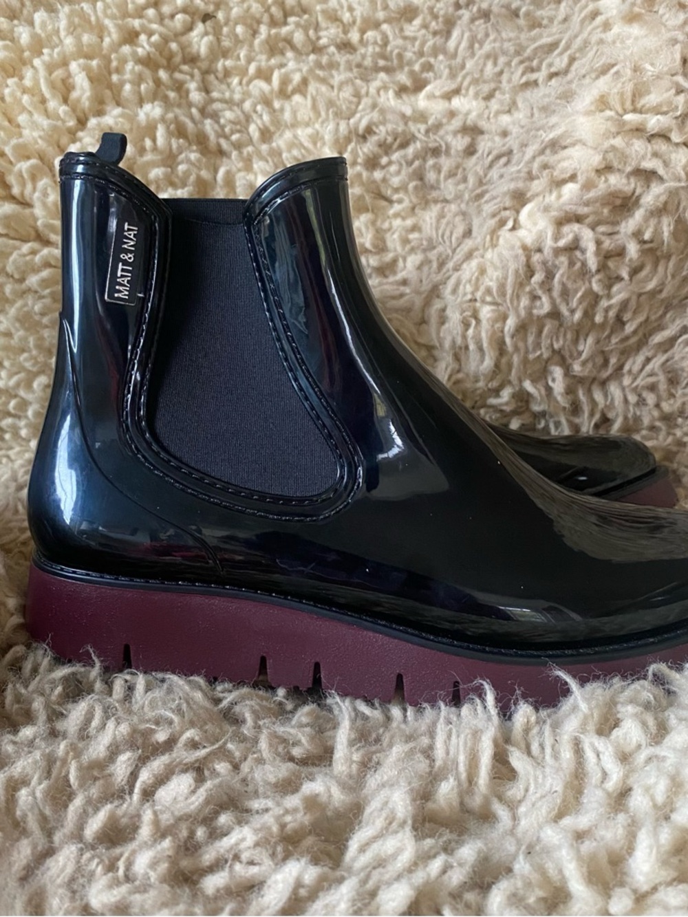 Matt & Nat Black Chelsea Rain Boot with Burgundy Platform Sole